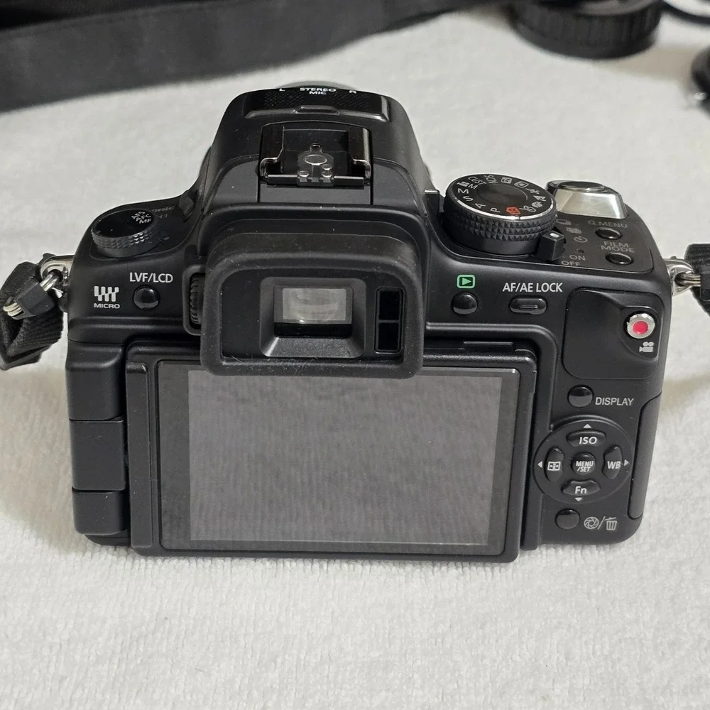Panasonic Lumix DMC-GH1 Mirrorless Camera Bundle Nikon 35mm f/2.8‎ Lens